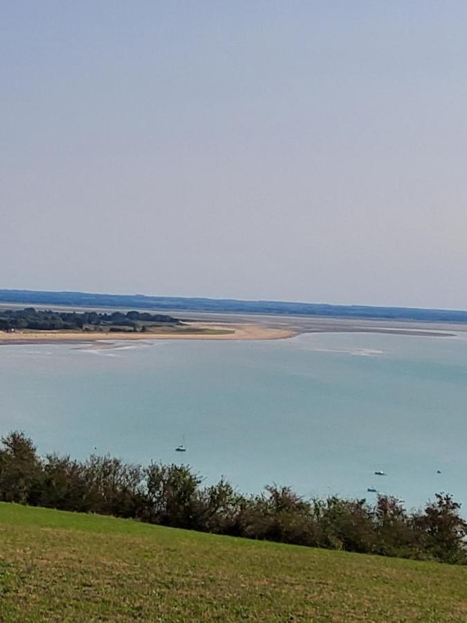 Chez Jollyjune, A Moins D'Une Heure Du Mont Saint Michel Champeaux Dış mekan fotoğraf