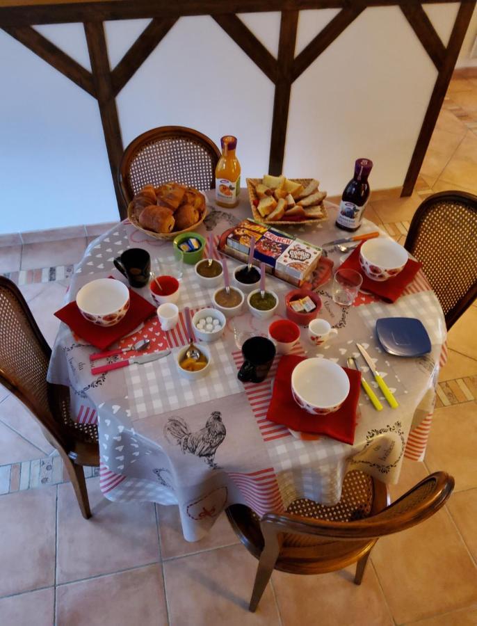 Chez Jollyjune, A Moins D'Une Heure Du Mont Saint Michel Champeaux Dış mekan fotoğraf
