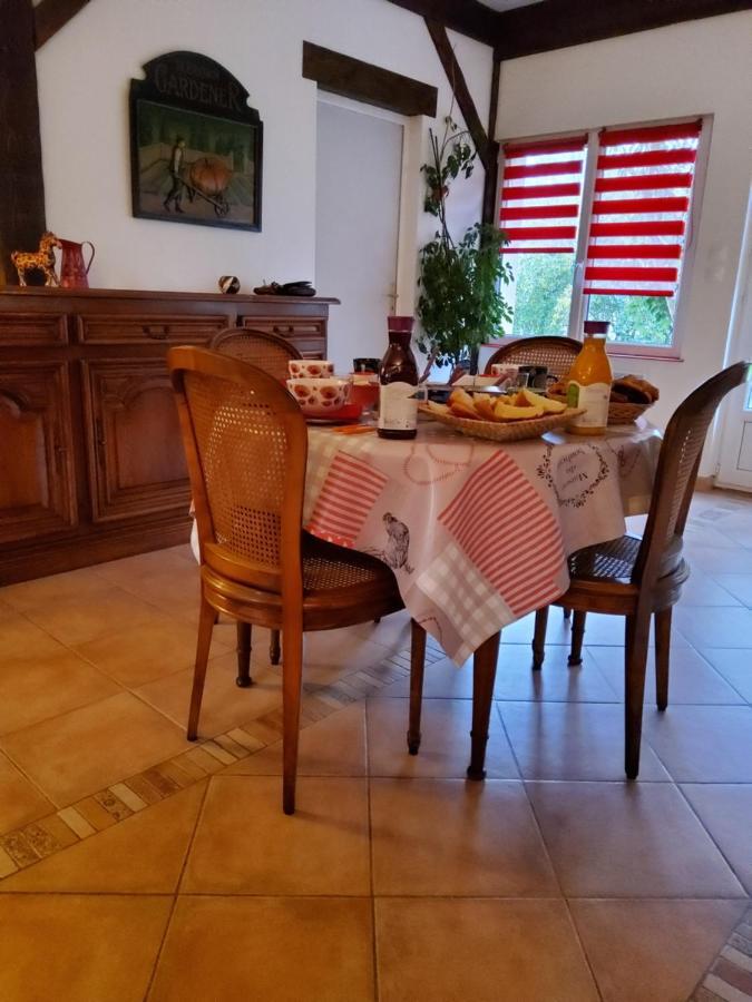 Chez Jollyjune, A Moins D'Une Heure Du Mont Saint Michel Champeaux Dış mekan fotoğraf